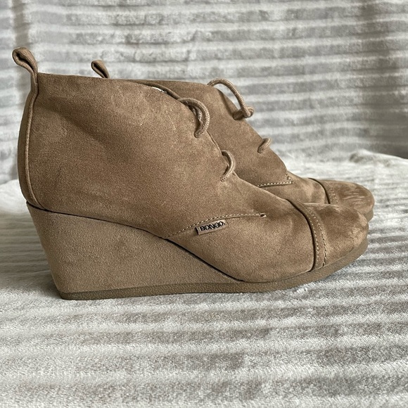 Bongo Tan Wedges - Picture 2 of 3